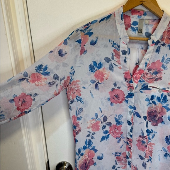 Kut from the Kloth Floral Button Down Shear Top Women’s oversized Size XS - Picture 4 of 15